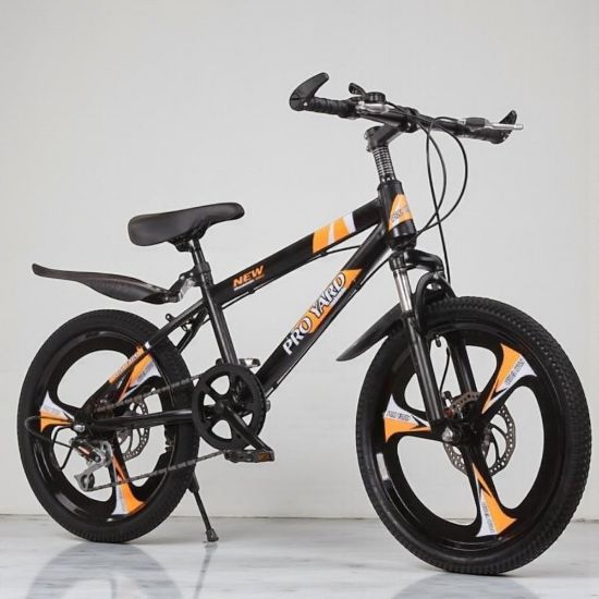 صورة دراجة مقاس 18 مع هدايا